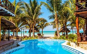 Holbox Dream Beachfront Hotel